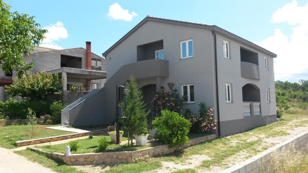 Apartman Monte Cristo Maslenica Eksteriør billede