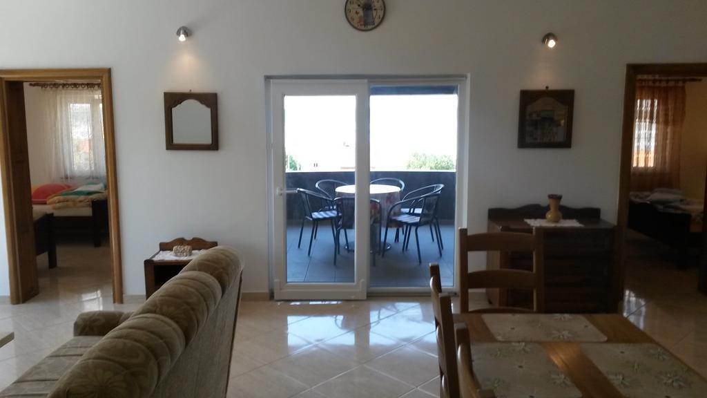 Apartman Monte Cristo Maslenica Eksteriør billede
